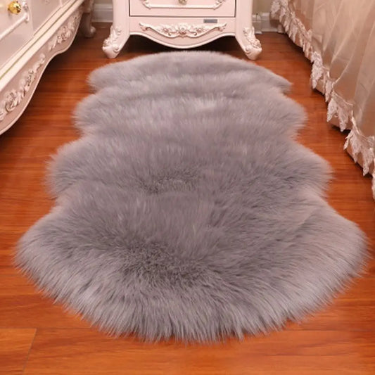 Flauschiger Schaffellteppich