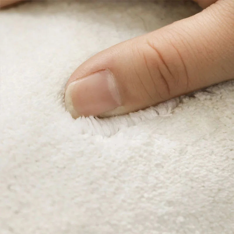 Minimalistischer Plüschteppich