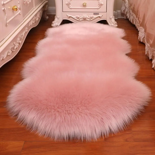 Flauschiger Schaffellteppich