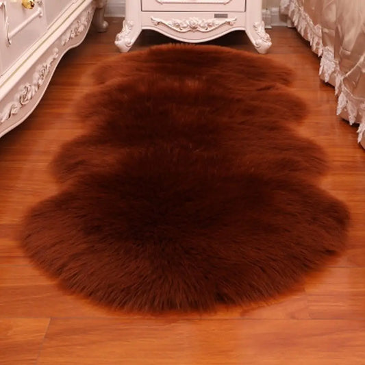 Flauschiger Schaffellteppich